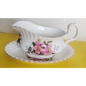 Royal Albert Prairie Rose Large Gravy Boat and Under Plate